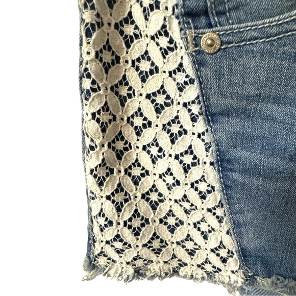 Seven7 Boho Lace Cut Off Jean Shorts Womens Blue Denim Frayed Size 25 Stretch - Picture 5 of 8